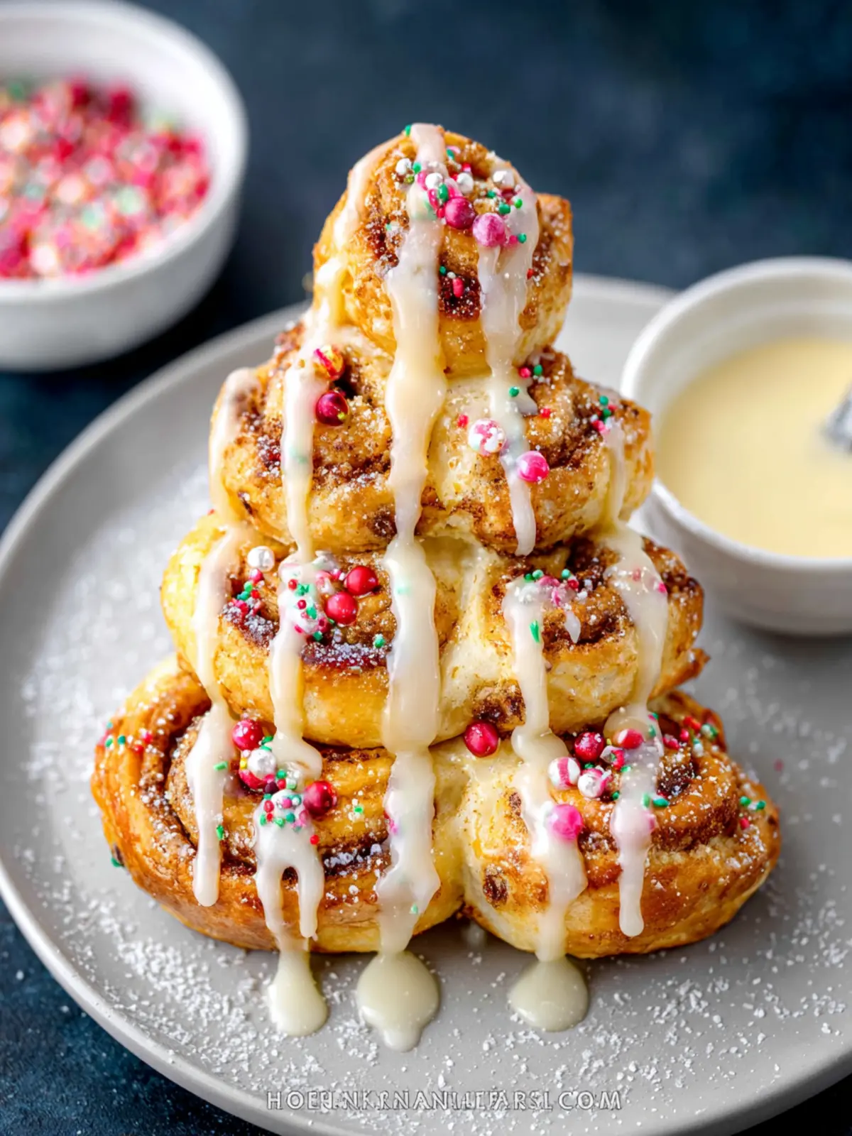 Cinnamon Roll Christmas Tree First Image